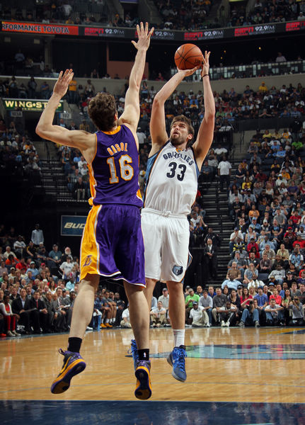 比赛中频频 比赛中频频