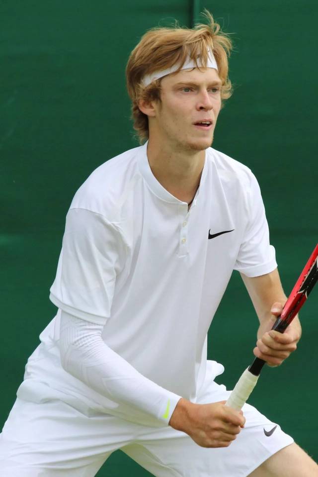 相较之下 相较之下