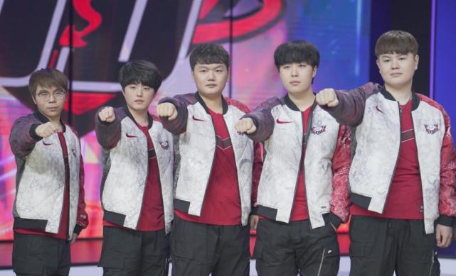 不足为奇 不足为奇